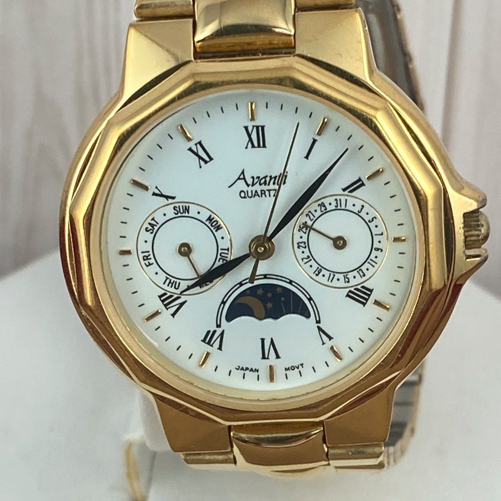 Vintage Avanti Designer Gold Tone Roman Numerals Moon Phase Watch 3 Sub Dials